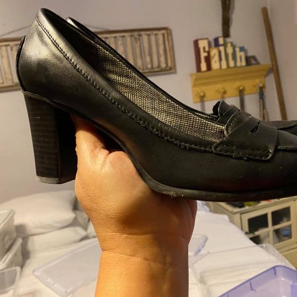 Professional Dress Shoes - Picture 2 of 2